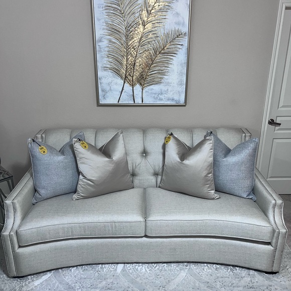 1-NWT CALLISTO HOME DECORATIVE PILLOW (Please read description for details) - Picture 3 of 17